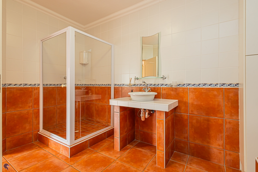 5 Bedroom Property for Sale in Waterfront Western Cape